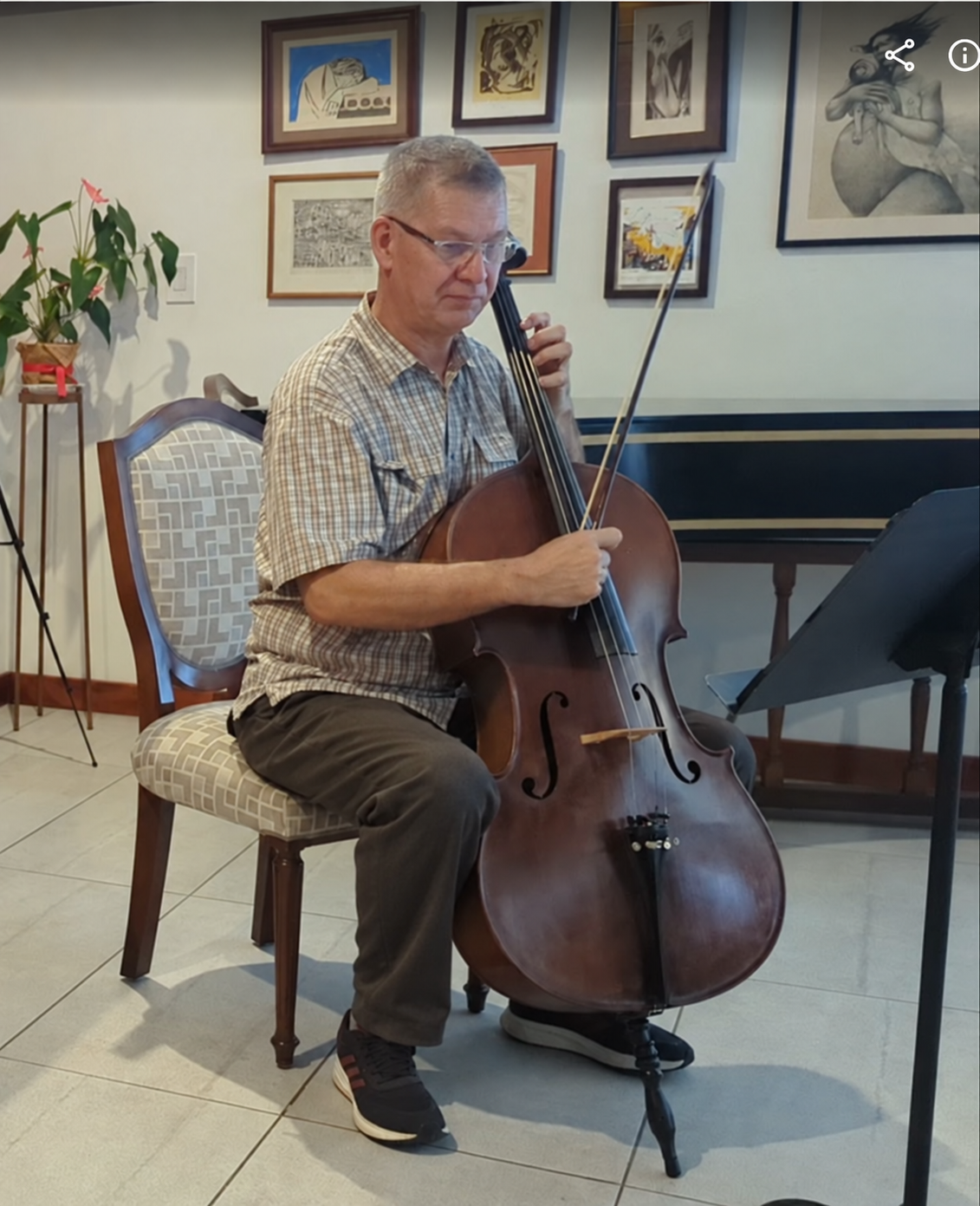 Siegfried Cavallini au violoncelle